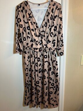 Taupe Leopard Print Wrap Midi Dress with V-Neck with pockets